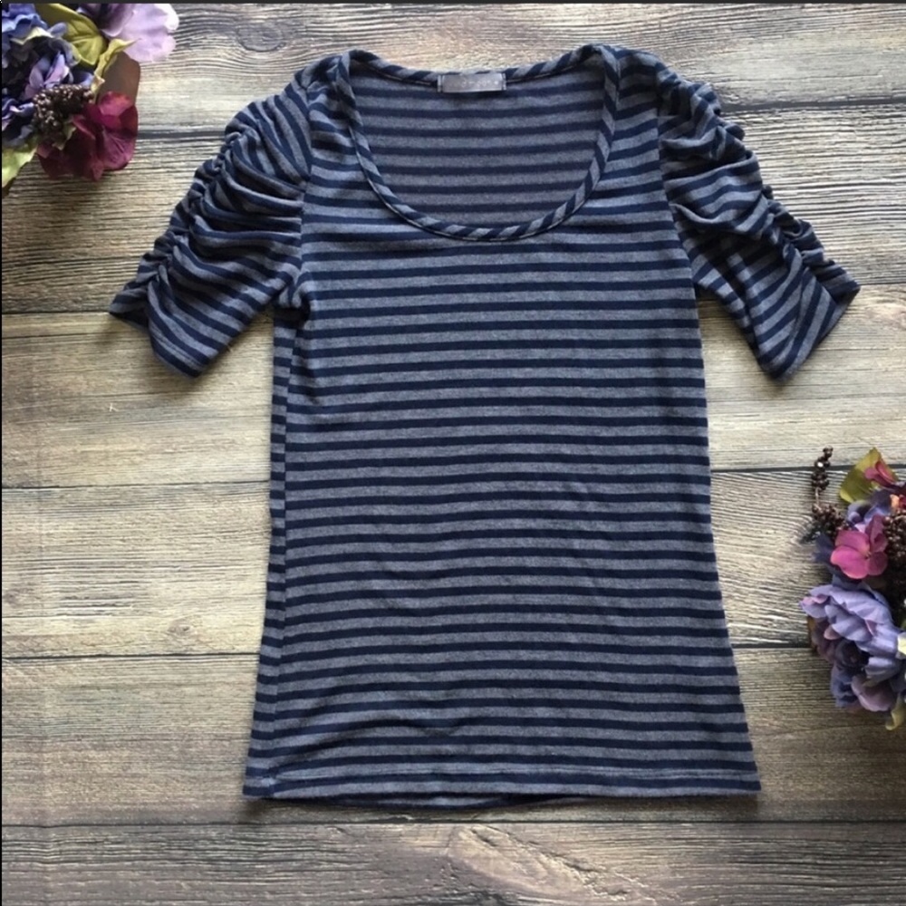Olivia Moon Ruched Shoulder Stripe Top sz Small
